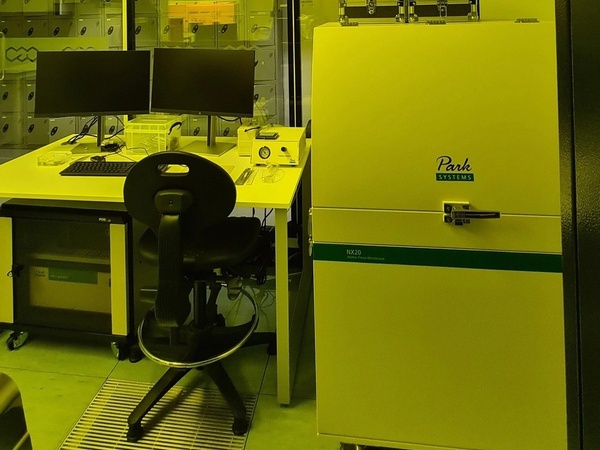 A Park AFM NX20 in a lab